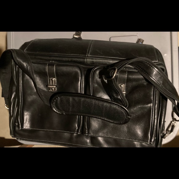 Black Samsonite briefcase w space for laptop - Picture 8 of 11